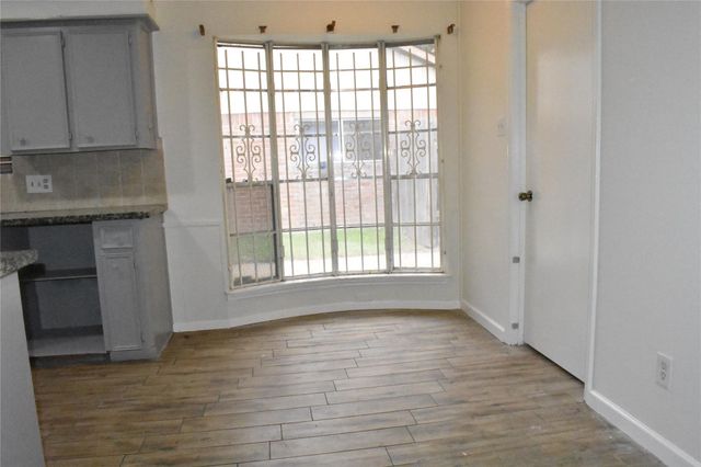 10427 Huntington Wood Drive, Houston, TX 77099