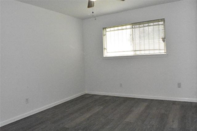 10427 Huntington Wood Drive, Houston, TX 77099