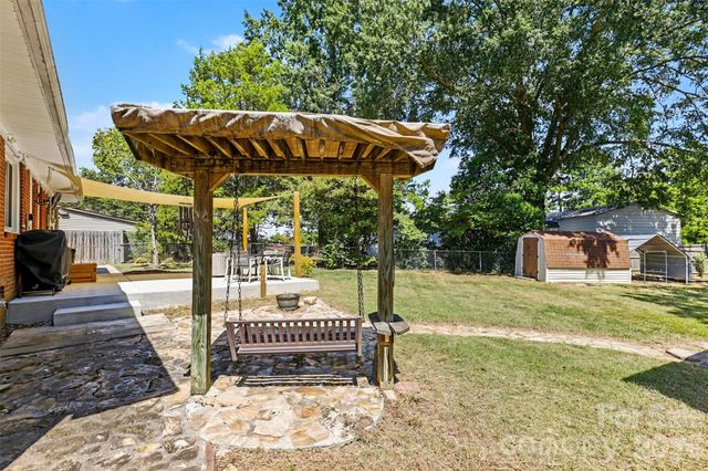 105 Marine Drive, Pineville, NC 28134
