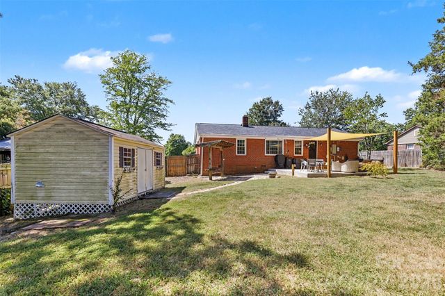 105 Marine Drive, Pineville, NC 28134