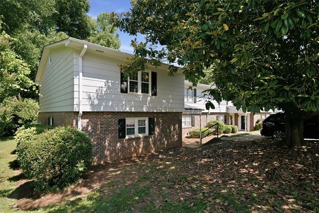 25 Summercreek Drive, Spartanburg, SC 29307