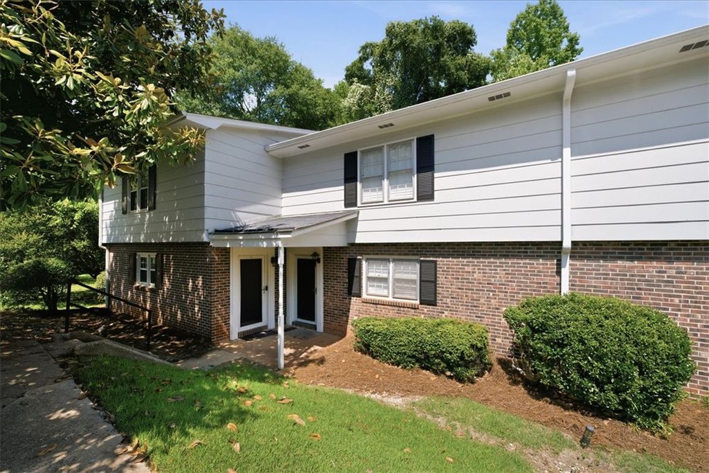 25 Summercreek Drive, Spartanburg, SC 29307