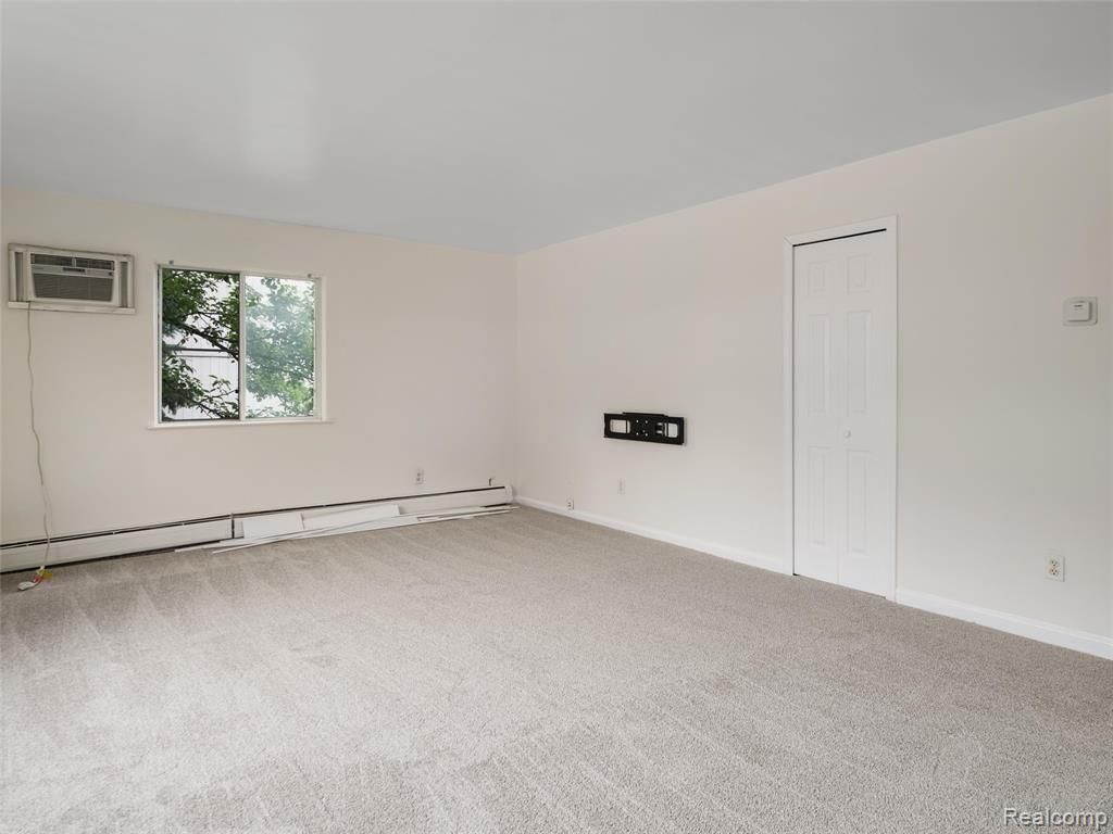 38576 Meadowdale Street, Clinton Township, MI 48036