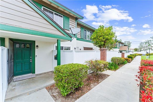 8242 Henderson Green, Buena Park, CA 90621
