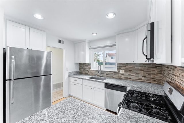 8242 Henderson Green, Buena Park, CA 90621