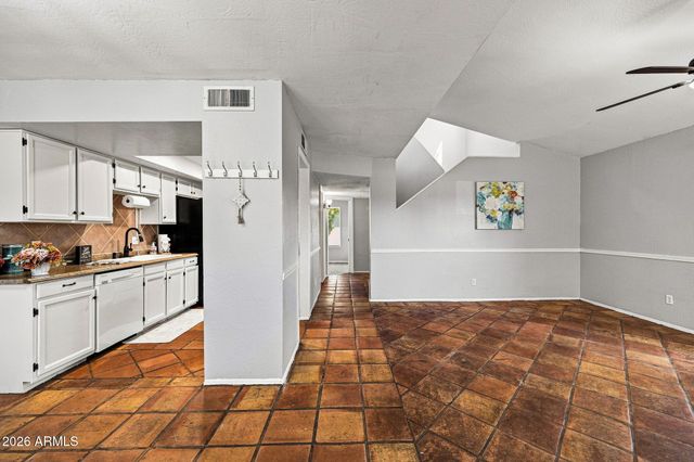 4826 W NORTHERN Avenue, Glendale, AZ 85301
