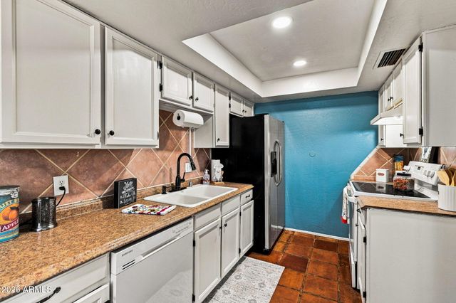 4826 W NORTHERN Avenue, Glendale, AZ 85301