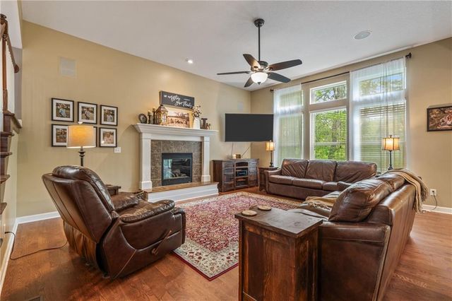 8923 NE 97th Street, Kansas City, MO 64157