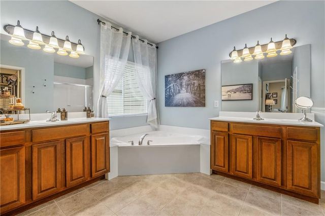 8923 NE 97th Street, Kansas City, MO 64157
