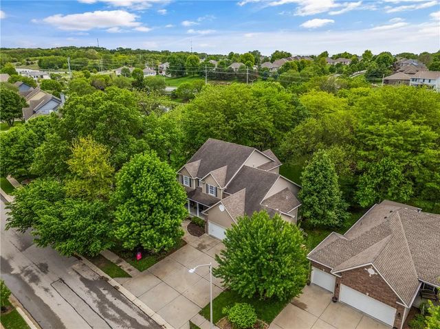 8923 NE 97th Street, Kansas City, MO 64157