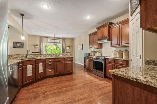 8923 NE 97th Street, Kansas City, MO 64157