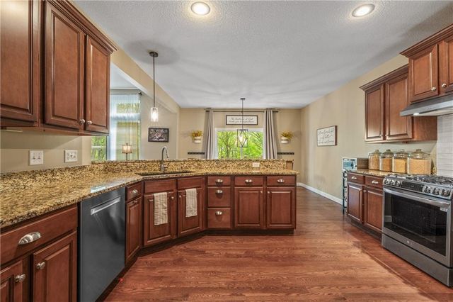 8923 NE 97th Street, Kansas City, MO 64157