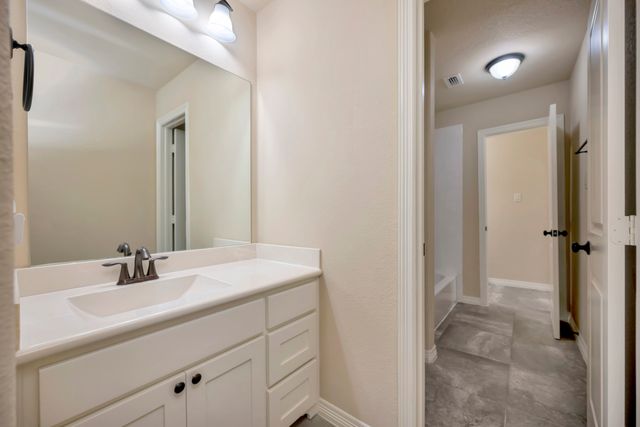 1009 Holston Hills Trail, Roanoke, TX 76262