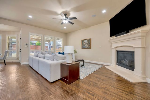 1009 Holston Hills Trail, Roanoke, TX 76262