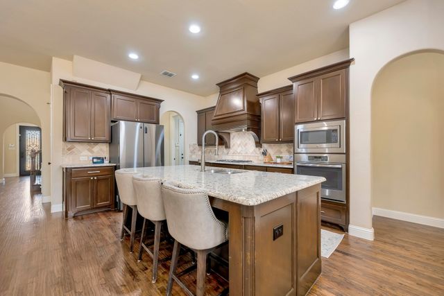 1009 Holston Hills Trail, Roanoke, TX 76262