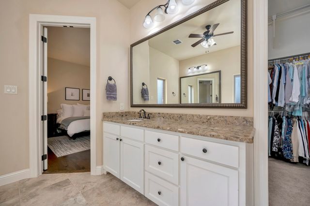 1009 Holston Hills Trail, Roanoke, TX 76262