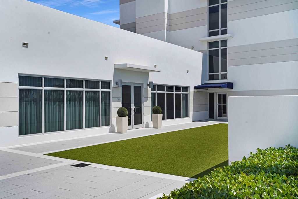 Image 13 of property listing at 155 E Boca Raton Road 822, Boca Raton, FL 33432