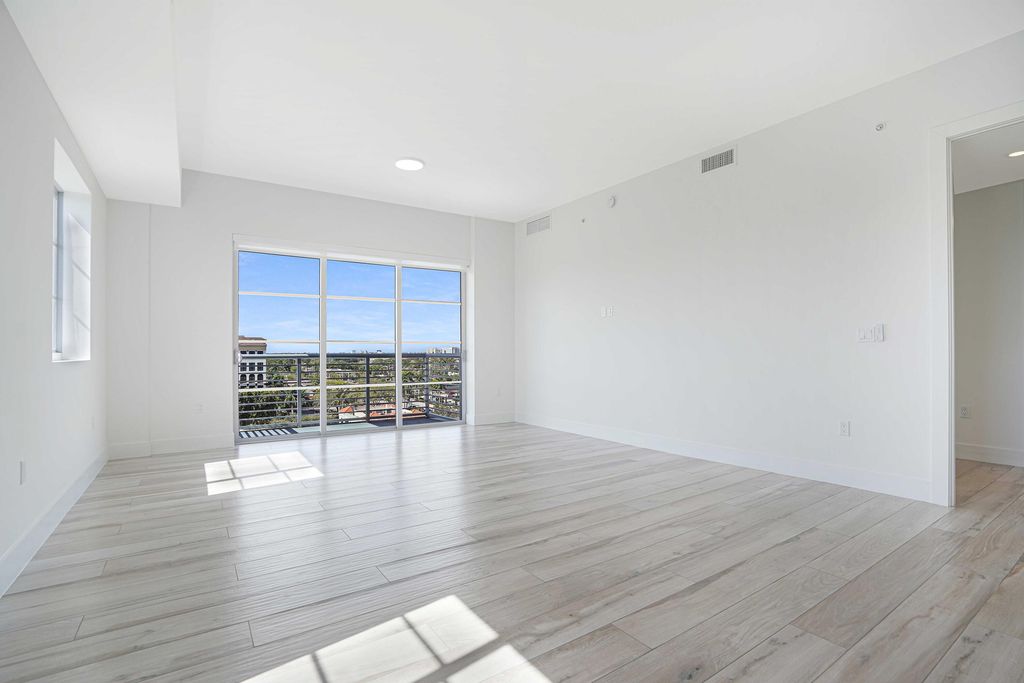 Image 5 of property listing at 155 E Boca Raton Road 822, Boca Raton, FL 33432