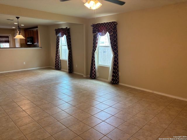 9511 Madison Crk, Converse, TX 78109