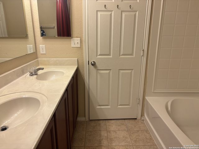 9511 Madison Crk, Converse, TX 78109