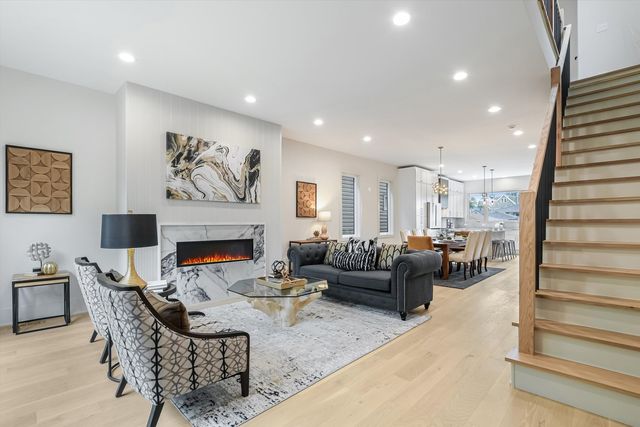 3042 N Troy Street, Chicago, IL 60618
