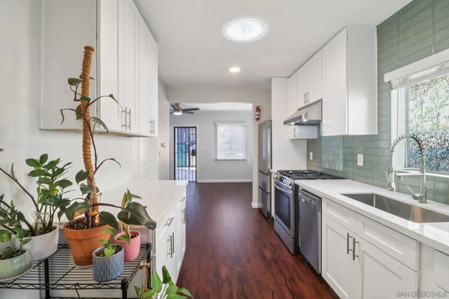 2170 Ocean View Blvd, San Diego, CA 92113