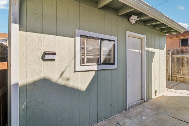 2170 Ocean View Blvd, San Diego, CA 92113