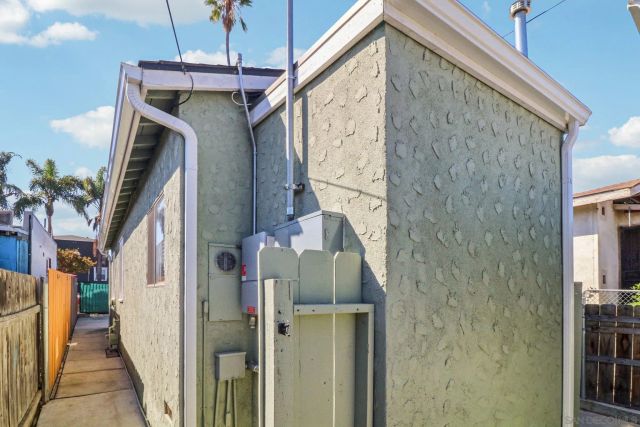 2170 Ocean View Blvd, San Diego, CA 92113