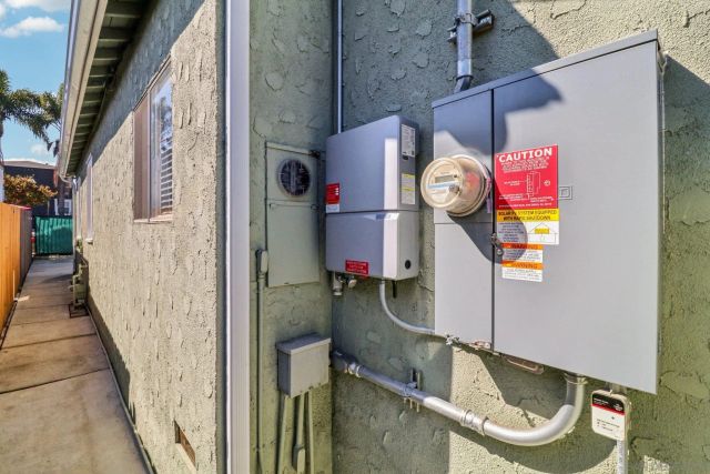 2170 Ocean View Blvd, San Diego, CA 92113