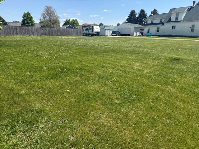 1st Street N, Walford, IA 52351