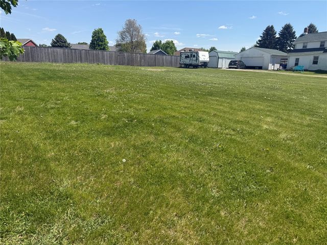 1st Street N, Walford, IA 52351