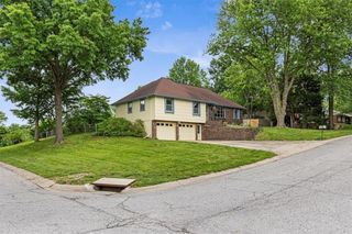 1541 N Withers Road, Liberty, MO 64068