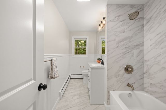 39 Doncaster Cir, Lynnfield, MA 01940