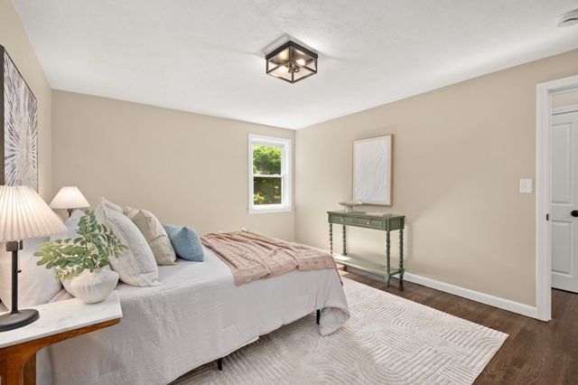 39 Doncaster Cir, Lynnfield, MA 01940