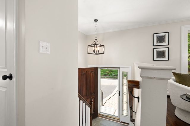 39 Doncaster Cir, Lynnfield, MA 01940
