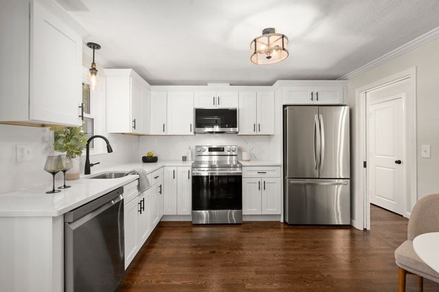 39 Doncaster Cir, Lynnfield, MA 01940