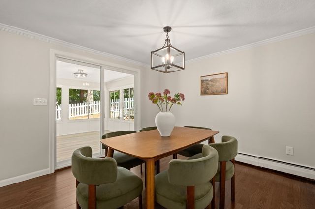 39 Doncaster Cir, Lynnfield, MA 01940