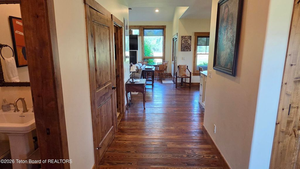 9273 TIMBERLINE Loop, Victor, ID 83455 photo 4