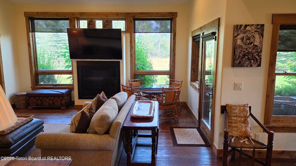 9273 TIMBERLINE Loop, Victor, ID 83455 photo 5