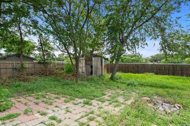 506 PARKVIEW DR, Universal City, TX 78148