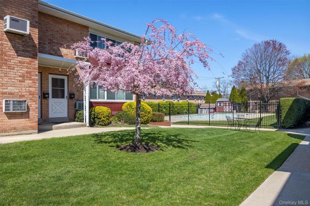 400 Fulton Street 3B, Farmingdale, NY 11735