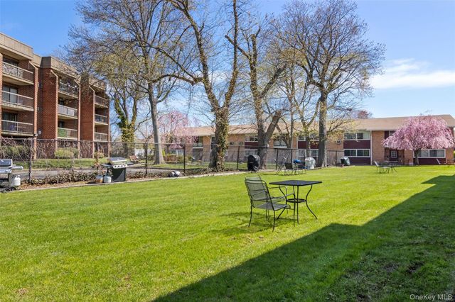 400 Fulton Street 3B, Farmingdale, NY 11735