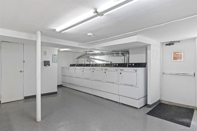 400 Fulton Street 3B, Farmingdale, NY 11735