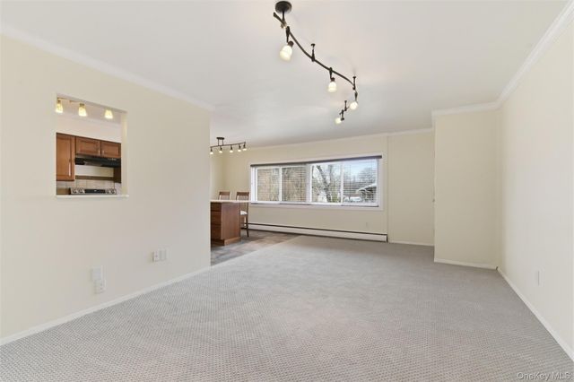 400 Fulton Street 3B, Farmingdale, NY 11735