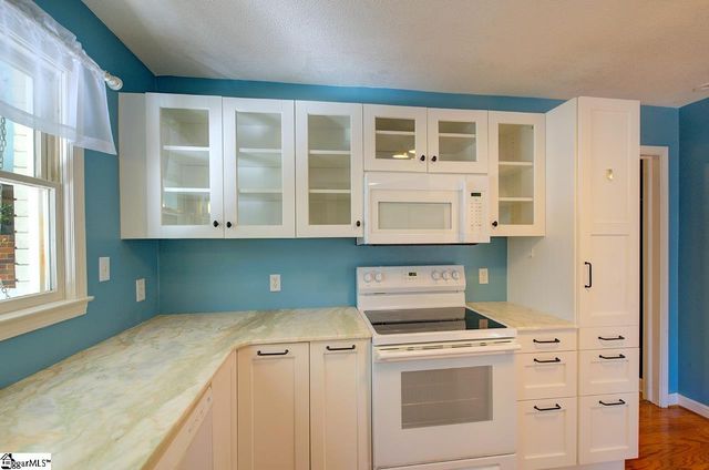 1212 Riveroak Road, Inman, SC 29349