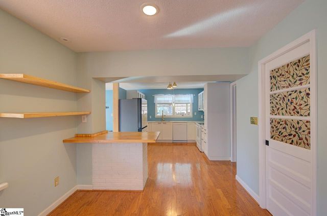 1212 Riveroak Road, Inman, SC 29349