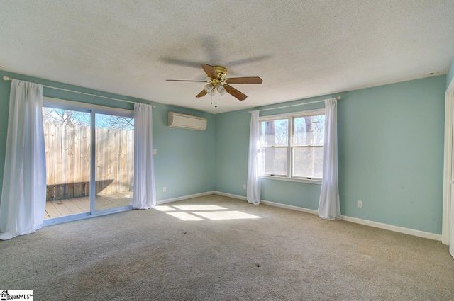 1212 Riveroak Road, Inman, SC 29349