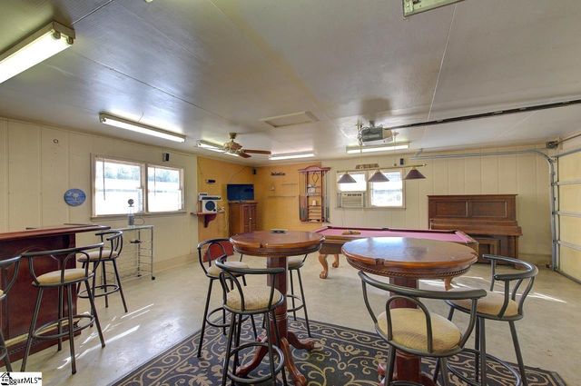 1212 Riveroak Road, Inman, SC 29349