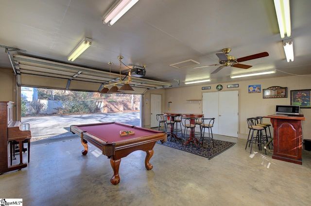 1212 Riveroak Road, Inman, SC 29349