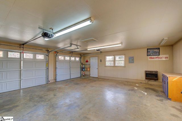 1212 Riveroak Road, Inman, SC 29349